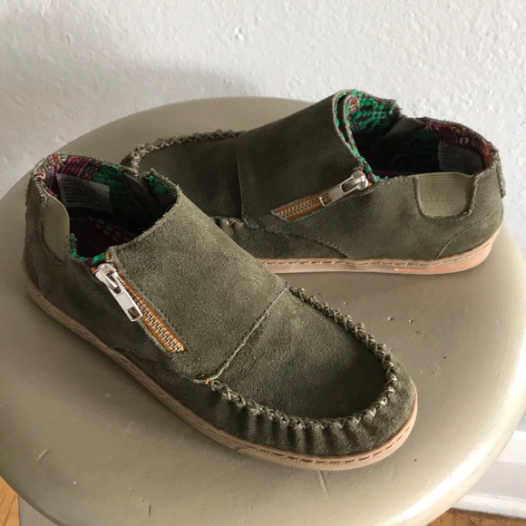 Rizzleez Olive Green Moccasin Walking Shoes - Picture 5 of 6